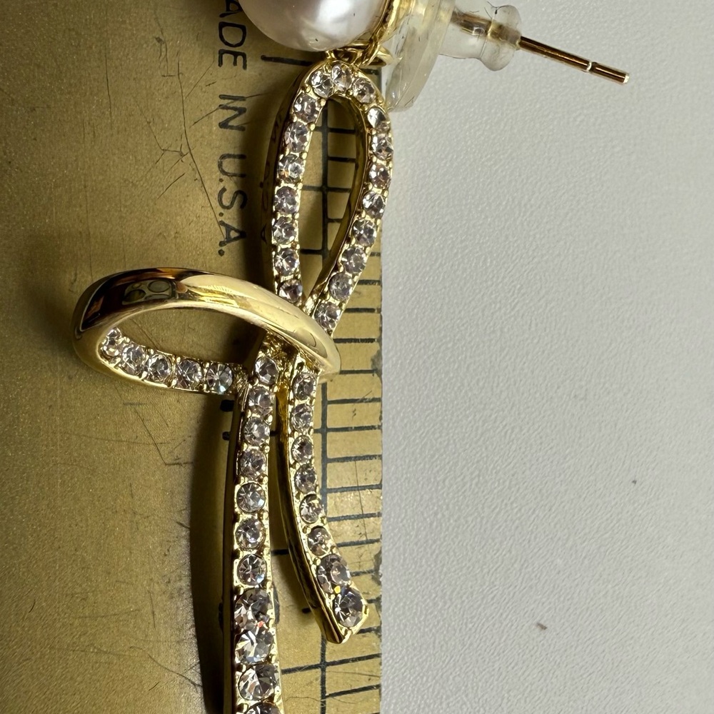CZ & Pearl Drop Earrings NEW! Gold In Color Perfect For Any Occasion - Picture 8 of 9
